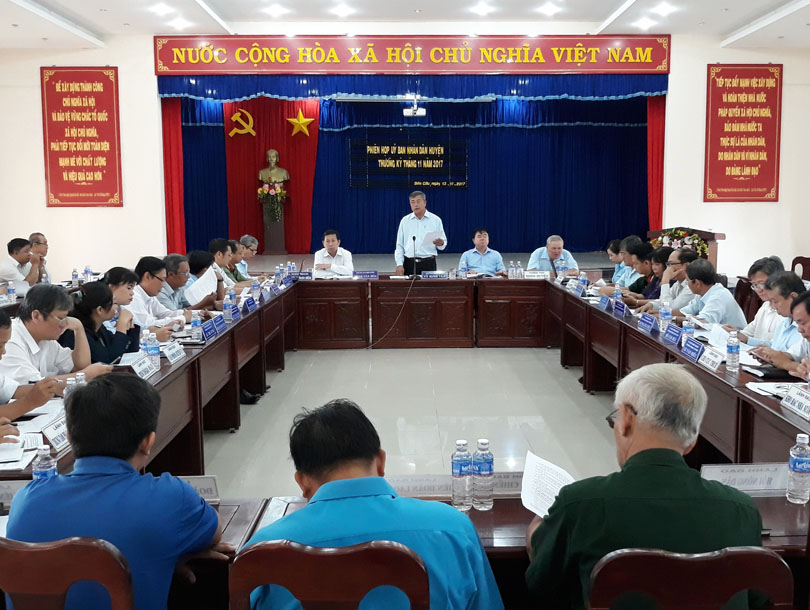 UBND huyện Bến Cầu họp phiên thường kỳ tháng 11/2017